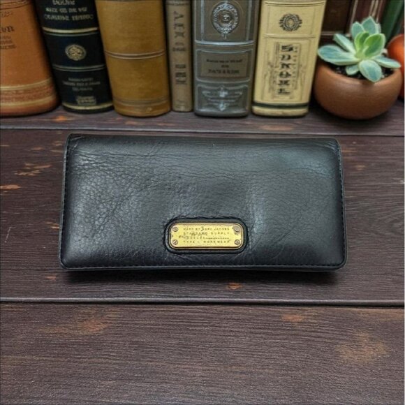Marc by Marc Jacobs Bifold Wallet​ - Picture 1 of 11